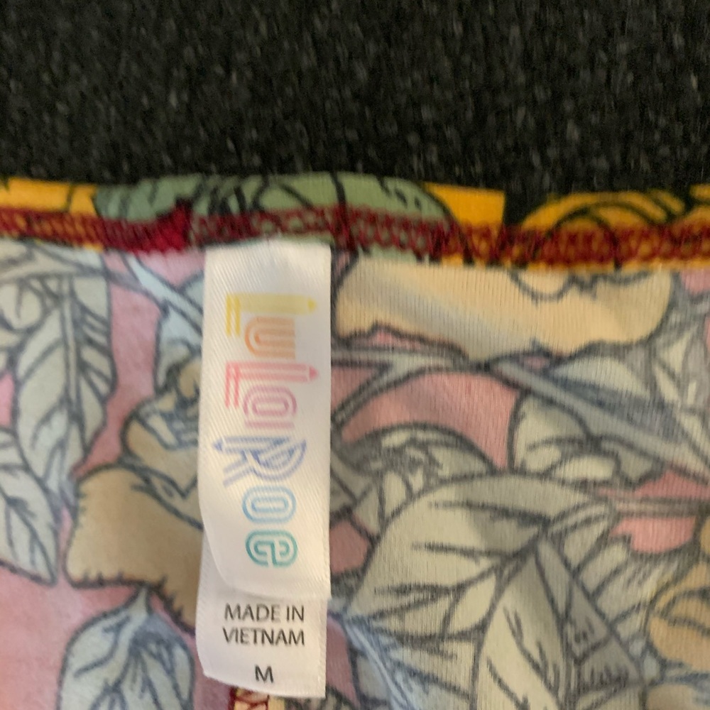 Lularoe - Picture 3 of 3